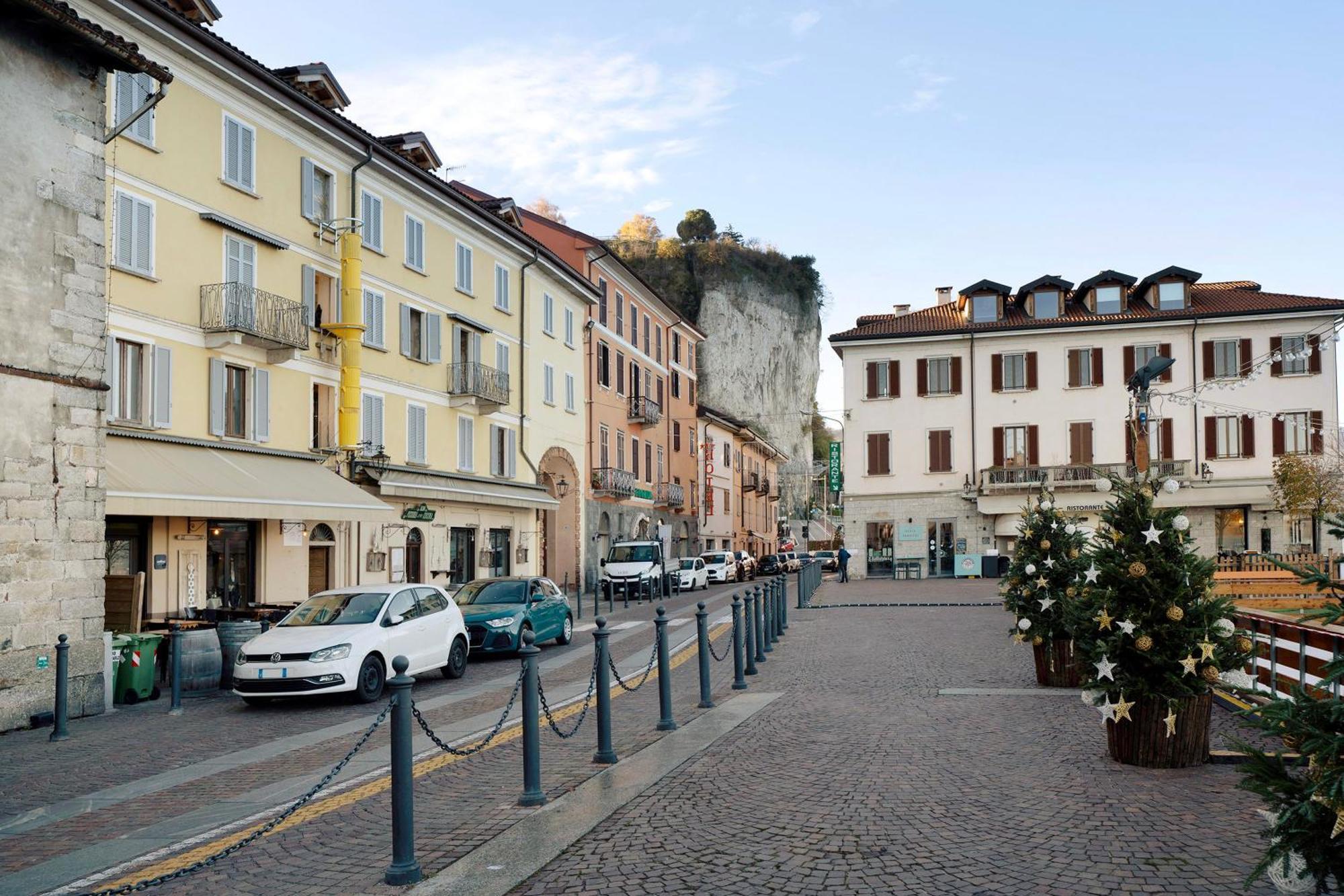 Sweet Home Apartments Peperoncino Arona Buitenkant foto